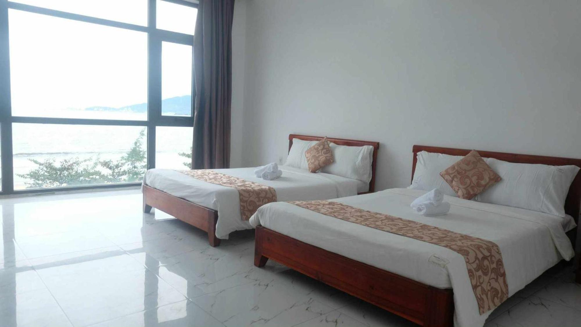 Rose Hotel 2*